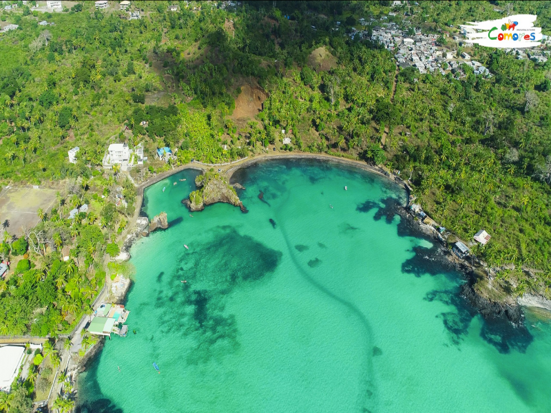 Lac de cratère Dziani boundouni